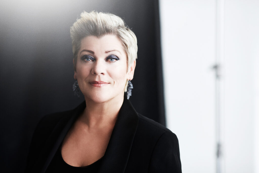 Ann-Mette Elten fra På slaget 12 akustisk